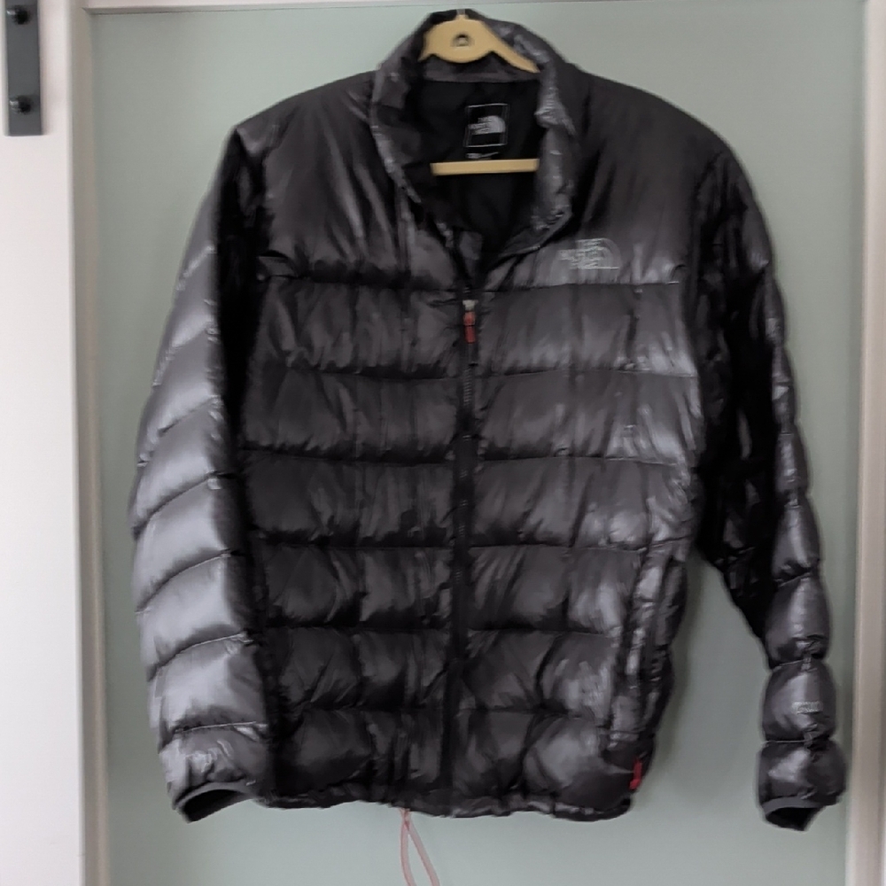 The North Face Men's Dark Gray Puffer Jacket - Picture 3 of 4